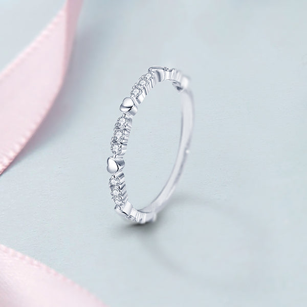 The Pretty Hearts Ring