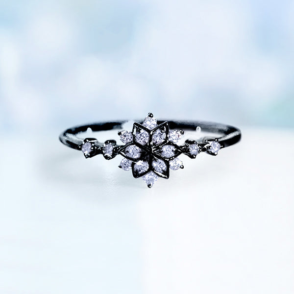 The Little Snowflake Ring