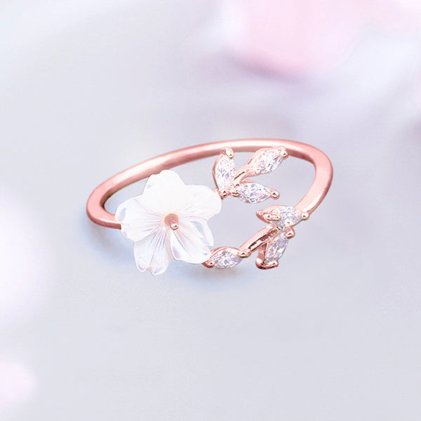 The Pristine Flower Ring