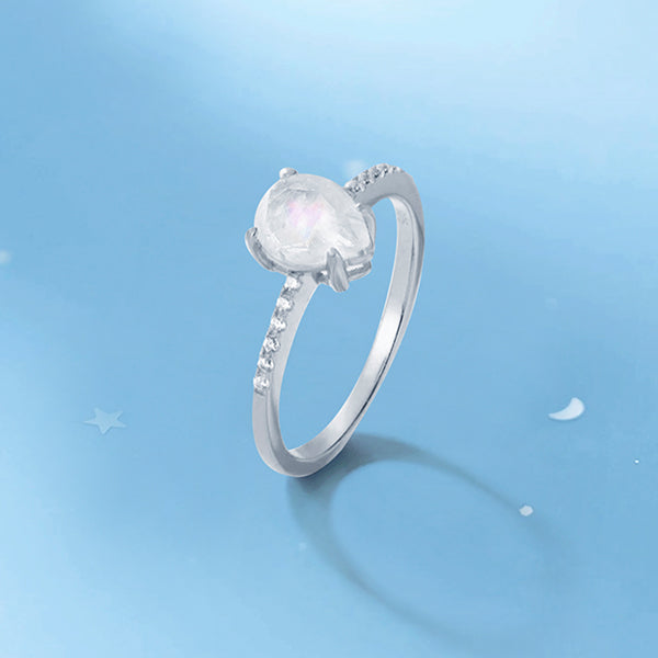 The Dreamy Luna Ring