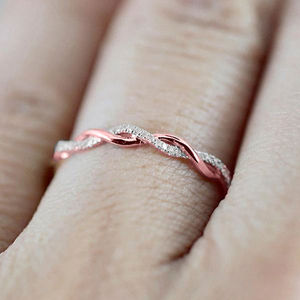 The Elegant Twist Ring