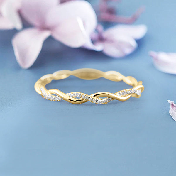 The Elegant Twist Ring