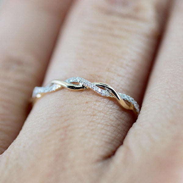 The Elegant Twist Ring