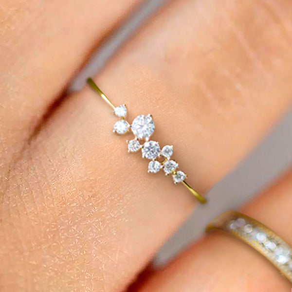 The Dainty Laurel Ring