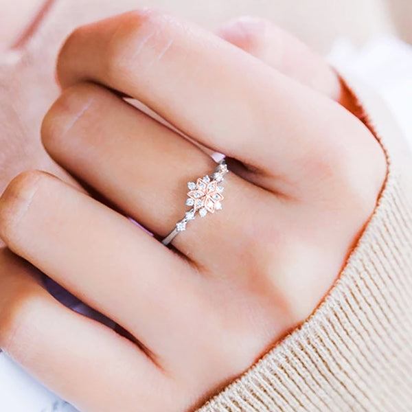 The Little Snowflake Ring