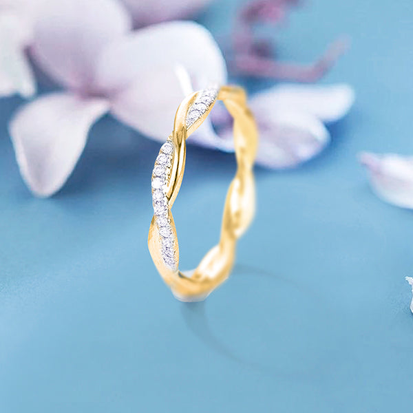 The Elegant Twist Ring