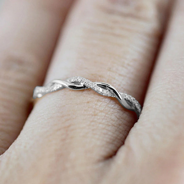 The Elegant Twist Ring