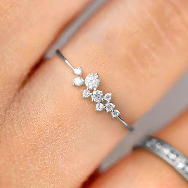 The Dainty Laurel Ring