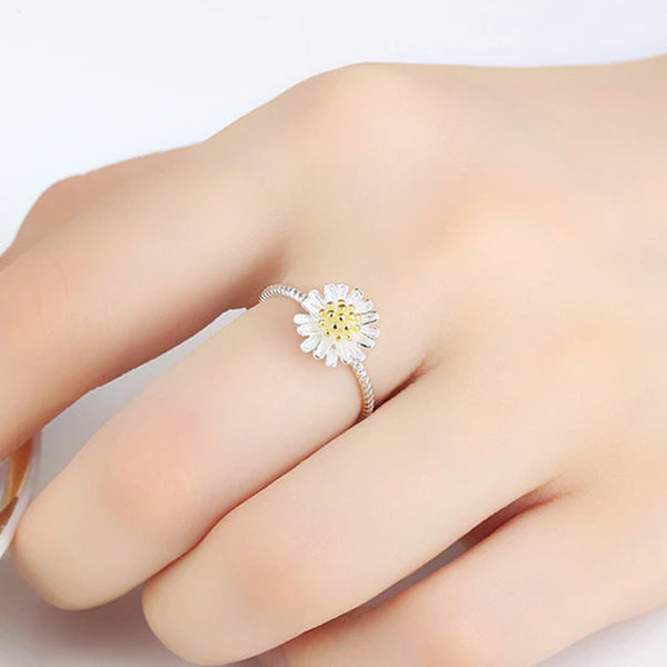 The Darling Daisy Ring