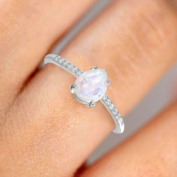 The Dreamy Luna Ring