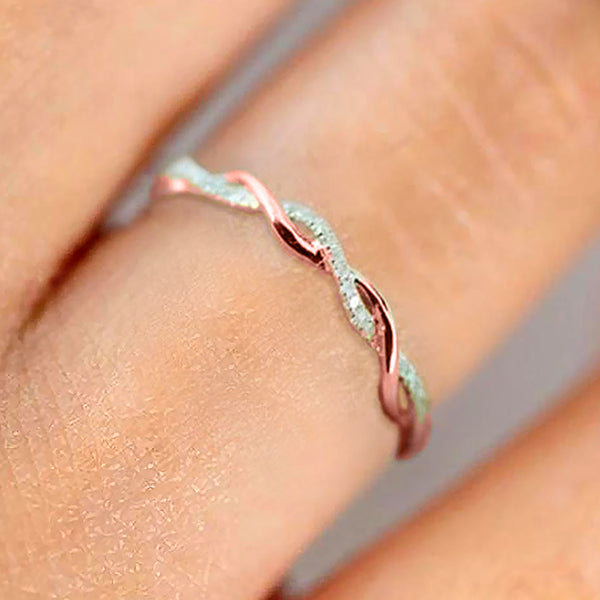 The Elegant Twist Ring